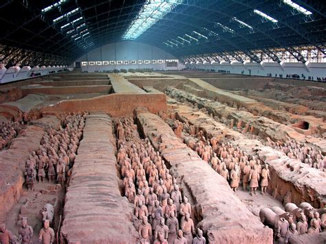  Le Tombeau de l'Empereur Qin Shi Huang, Un Patrimoine Antiquité Fascinant!