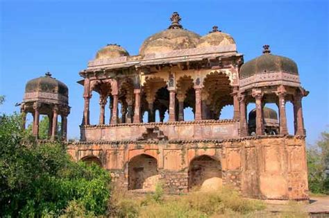 Le Fort de Ranthambore : Vestige majestueux d'un passé guerrier dans la jungle indienne !