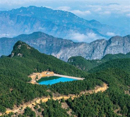 Le Mont Tianmu: Pic Vert Défiant le Ciel et Offrant une Vue Imprégnante!