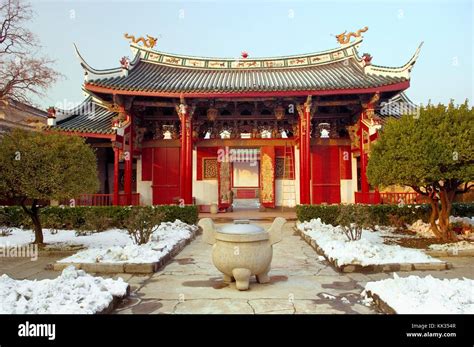 Le Temple de la Reine Céleste ! Un joyau architectural majestueux au cœur de Beihai! 